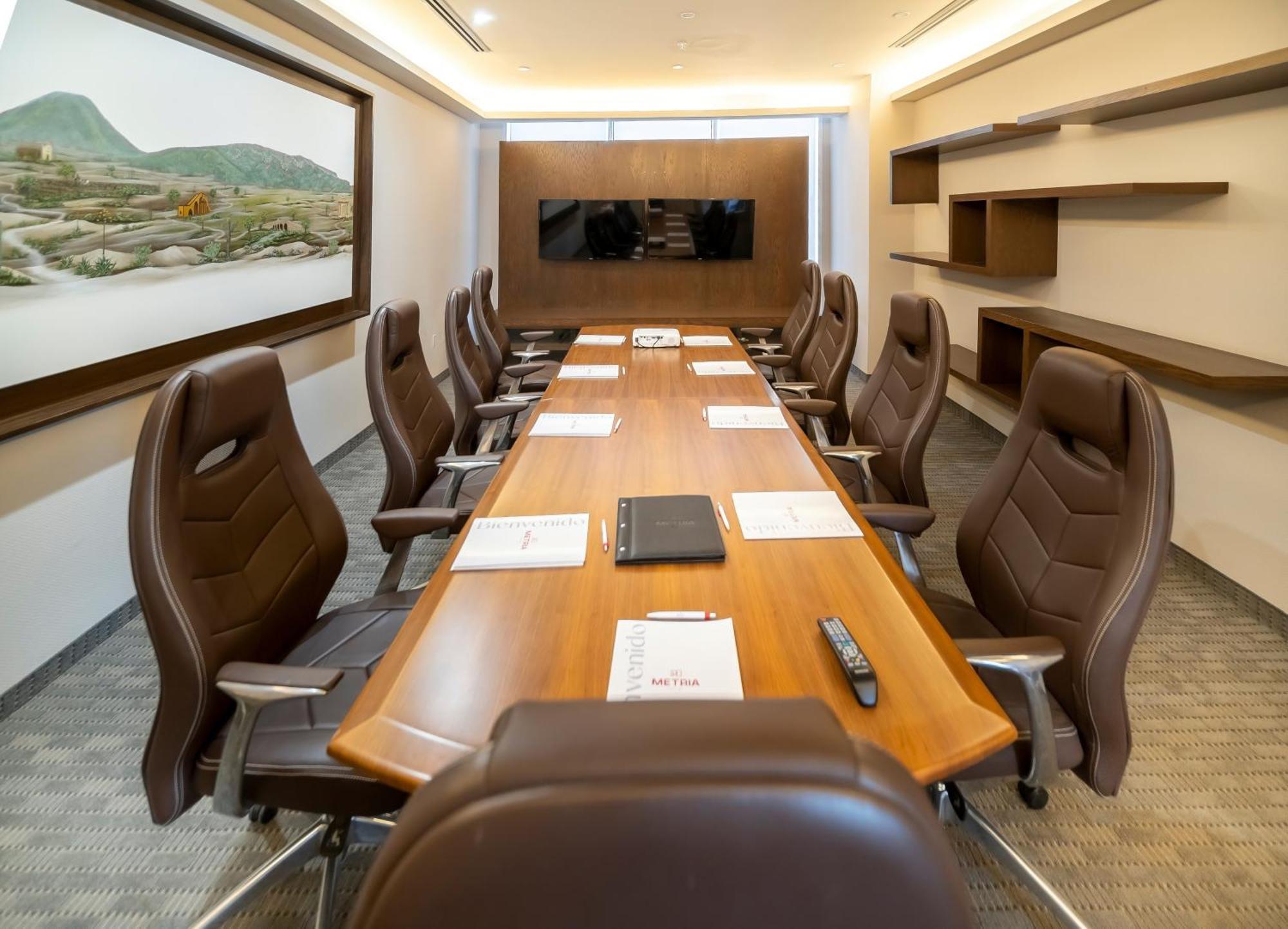 Metria Hotel León Eksteriør bilde Boardroom at the headquarters of the National Bank of Greece